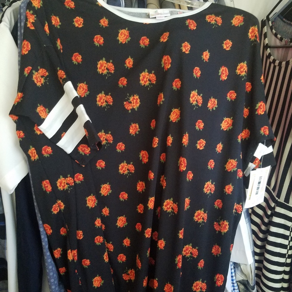 Lularoe Irma shirt